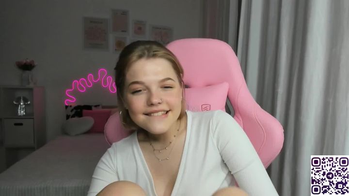 maya_blonde18