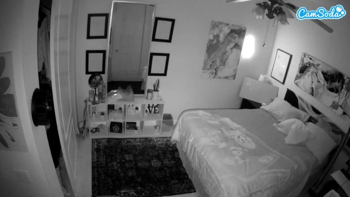 voyeurcam-hornyhostel-01