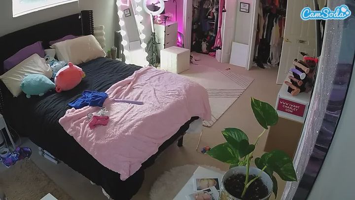 voyeurcam-house-charleys-room