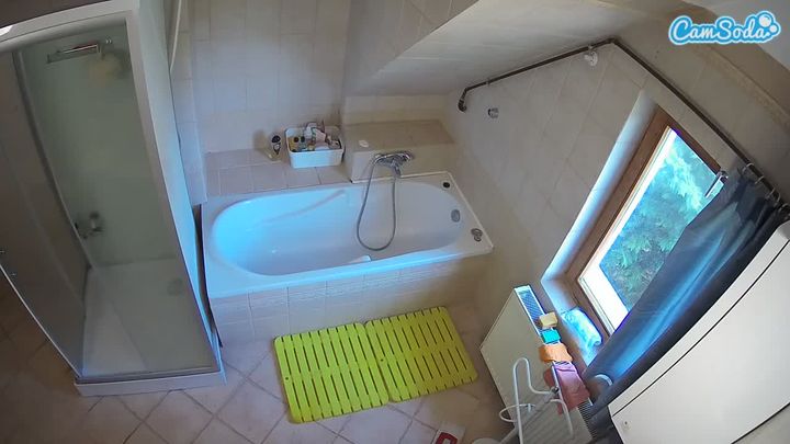 voyeurcam-julmodels-bath-2nd-1