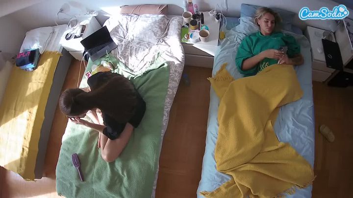 voyeurcam-julmodels-bed-5