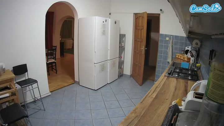 voyeurcam-julmodels-kitchen