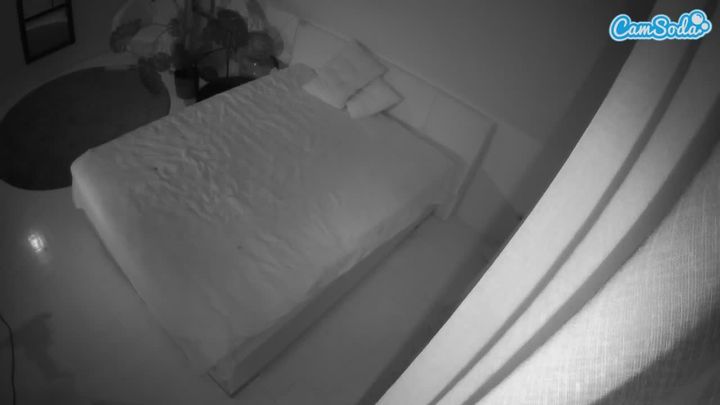 voyeurcam-julmodels-whitebed-5 Camsoda webcam #5